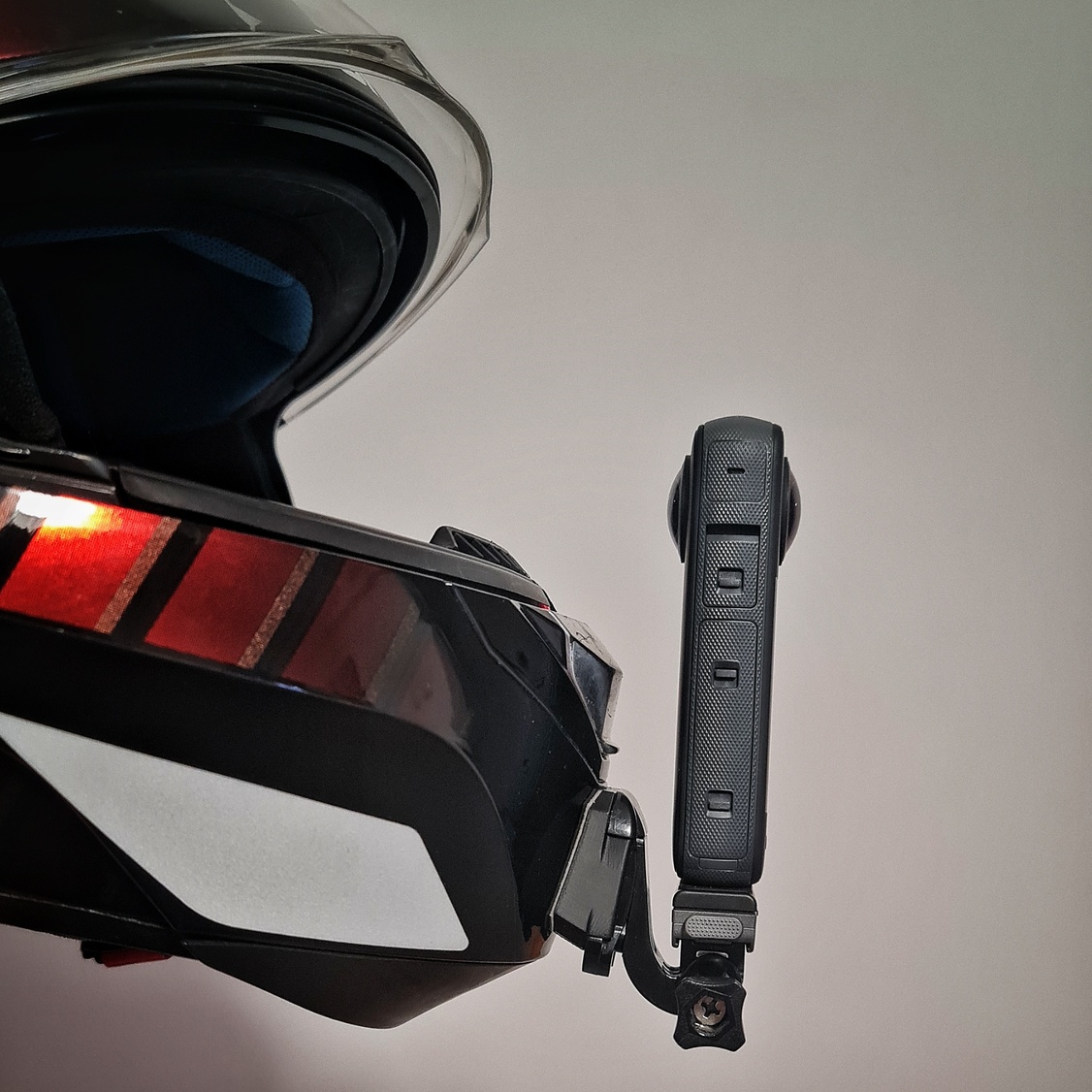 SHARK EVO ONE 2
GoPro chin mount