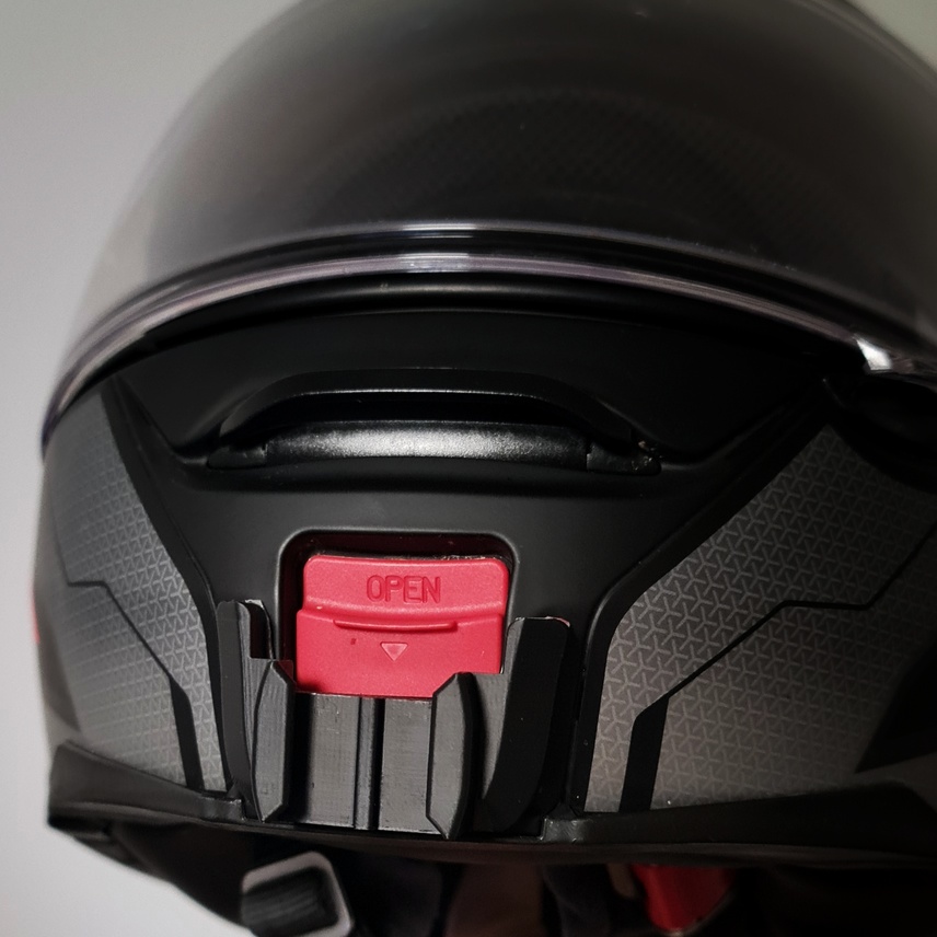 SHOEI NEOTEC 2
GoPro chin mount