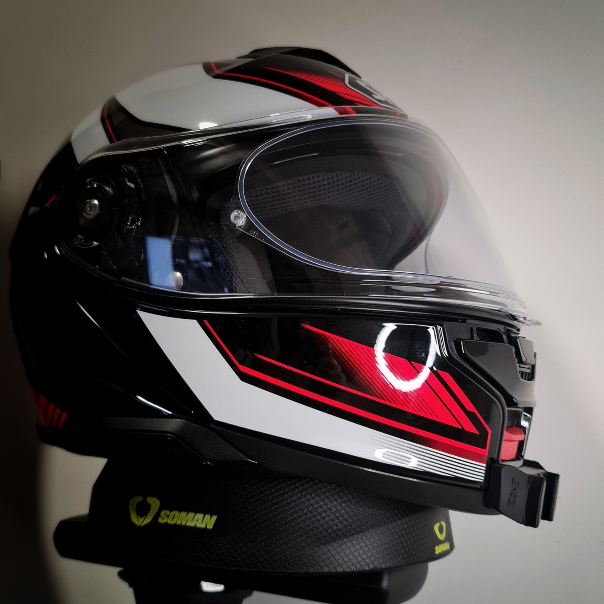 SHOEI NEOTEC 3
GoPro chin mount