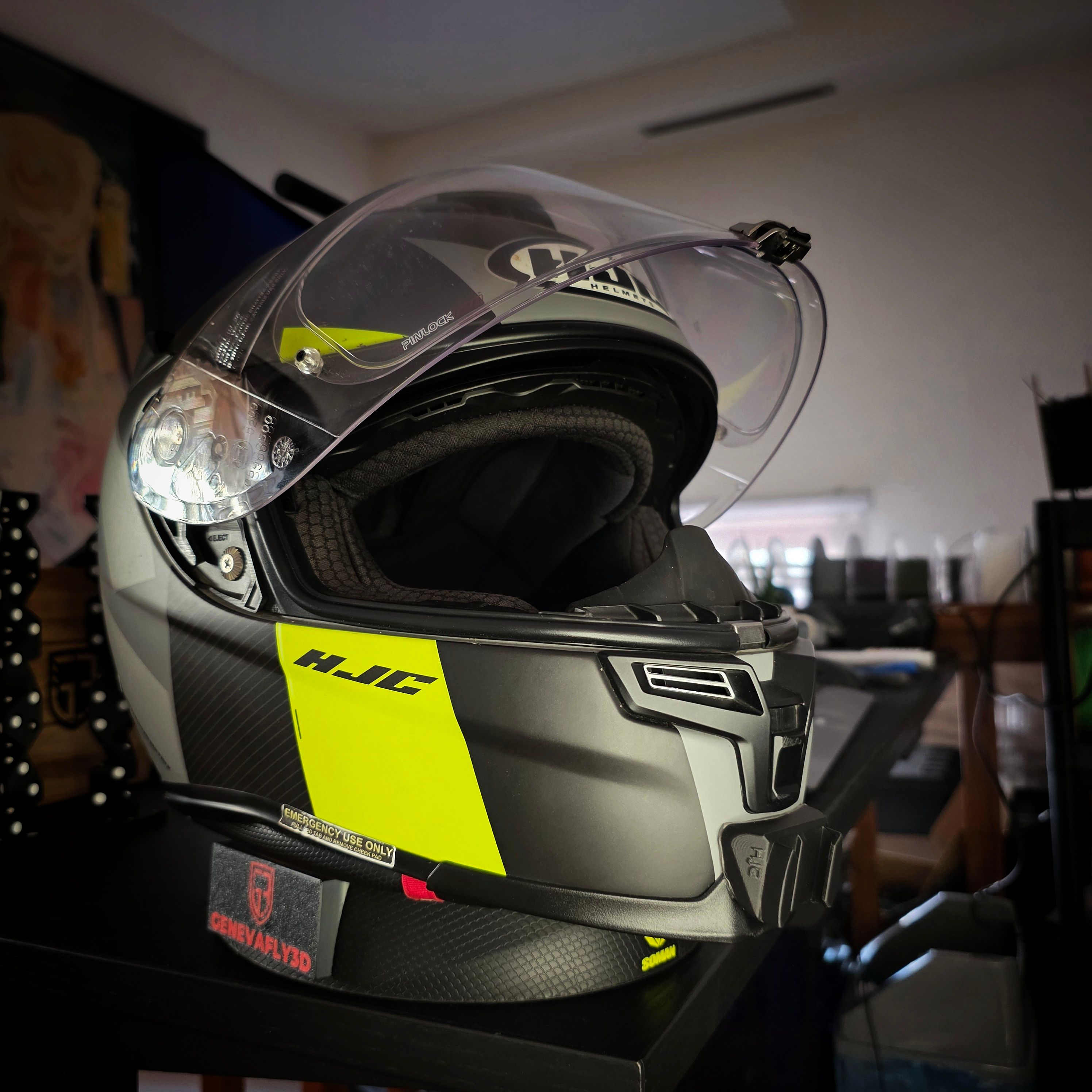 HJC RPHA 70
GoPro chin mount