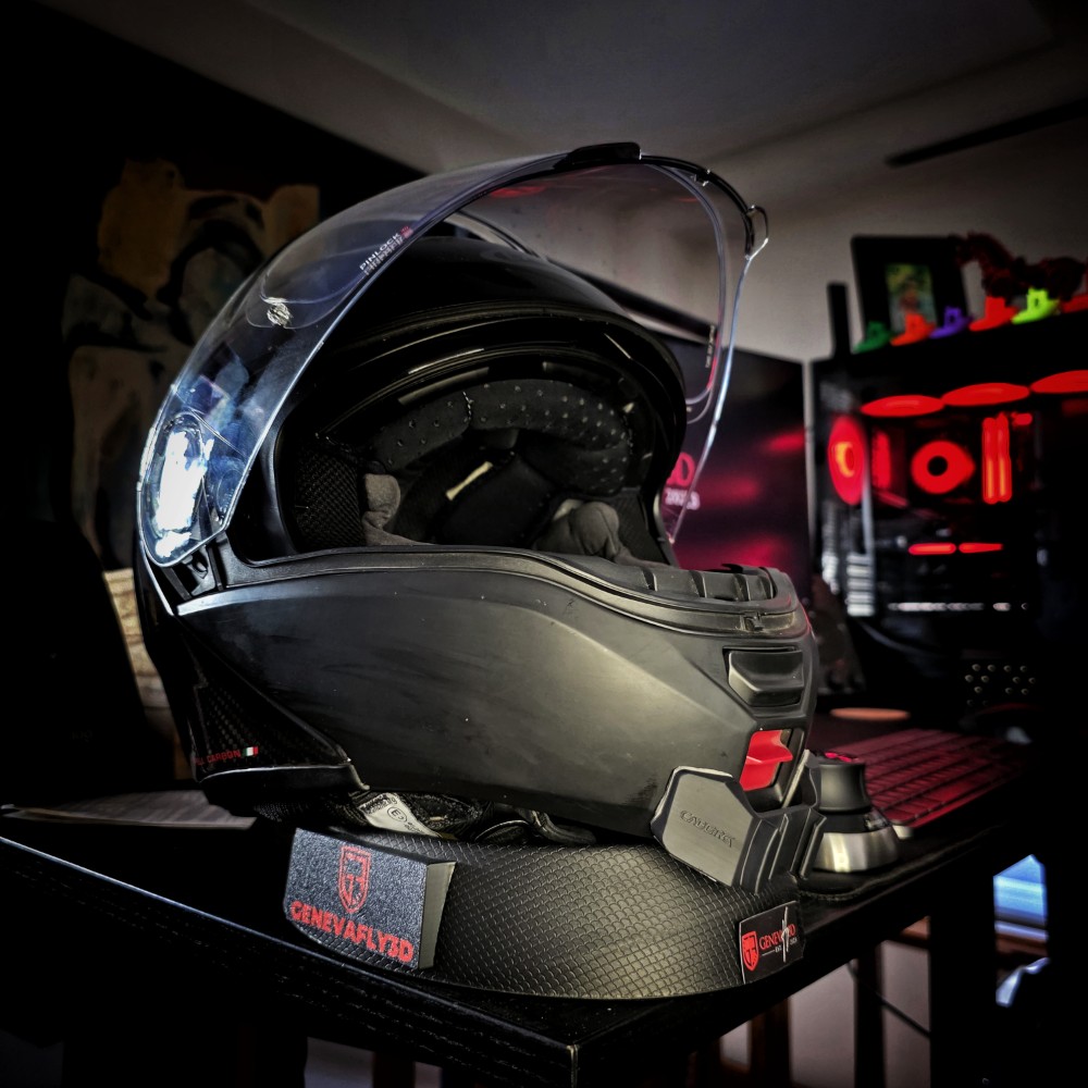 CABERG LEVO X
GoPro chin mount